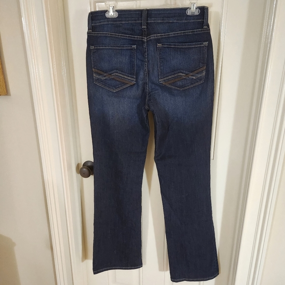New without tags Lift and Tuck NYDJ jeans.  Size 8. - Picture 3 of 5